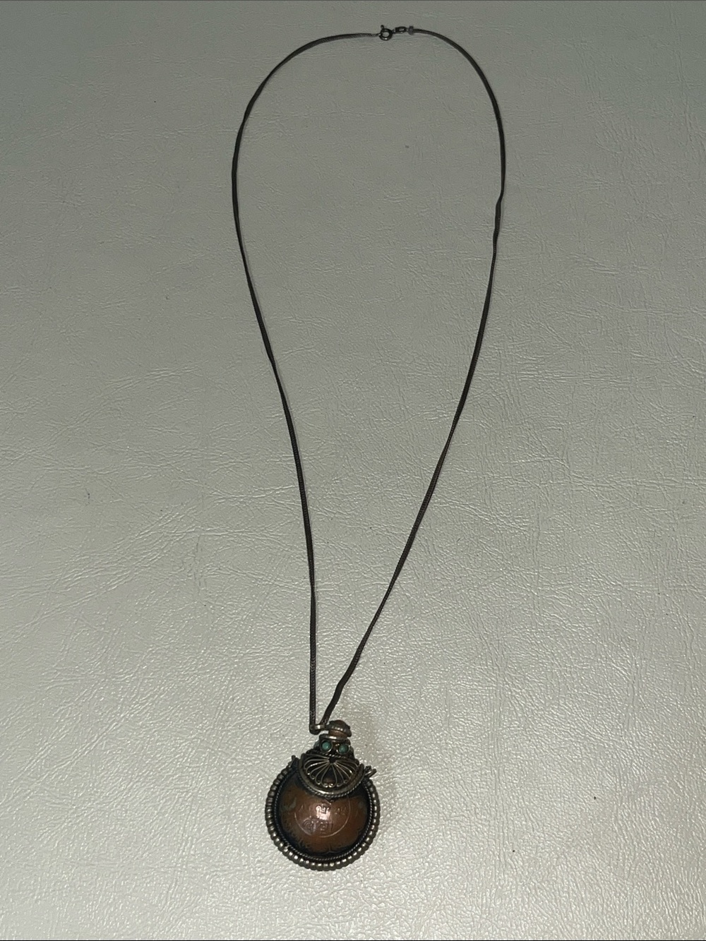 925 Chain Brown Boho Round Pendant Necklace with Antique Metalwork
